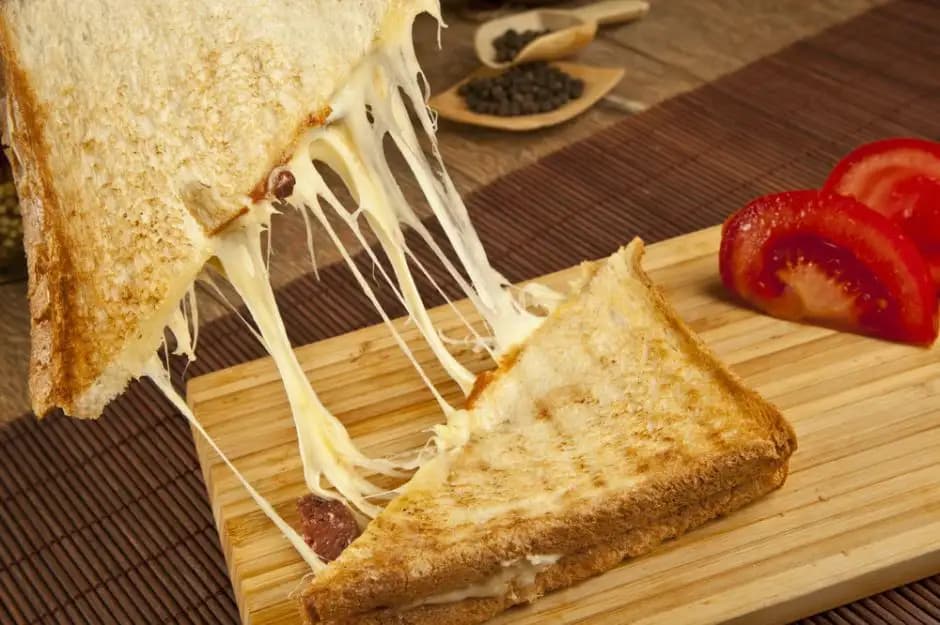 Sucuklu Tost