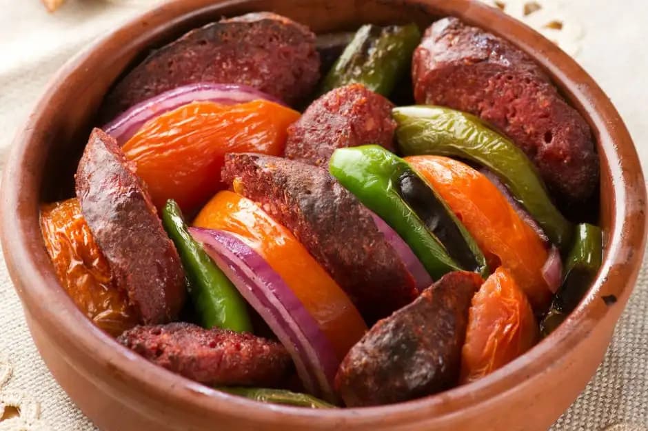 Kiremitte Sucuk
