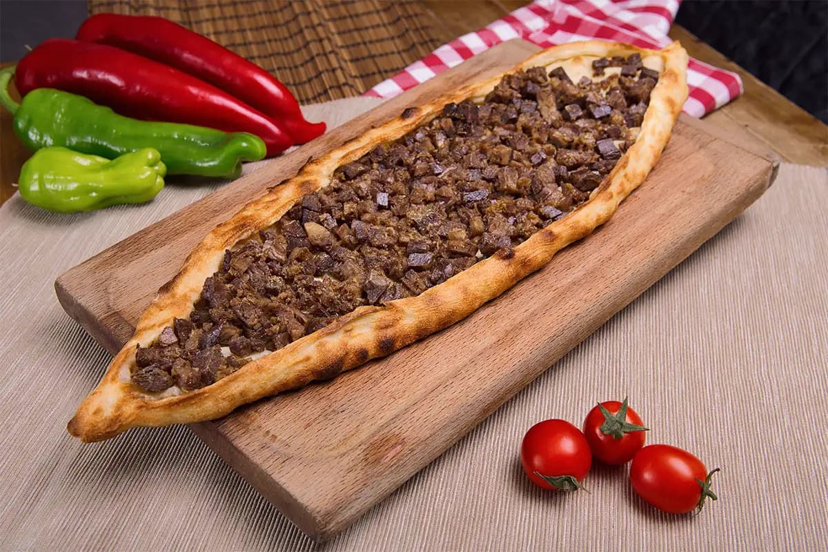 Dana Kavurmalı Pide